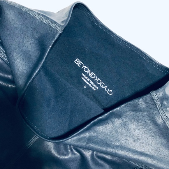 SOLD Beyond Yoga Pearlized Nocturnal Navy High Waist Leggings SZ S NWT - Picture 3 of 4